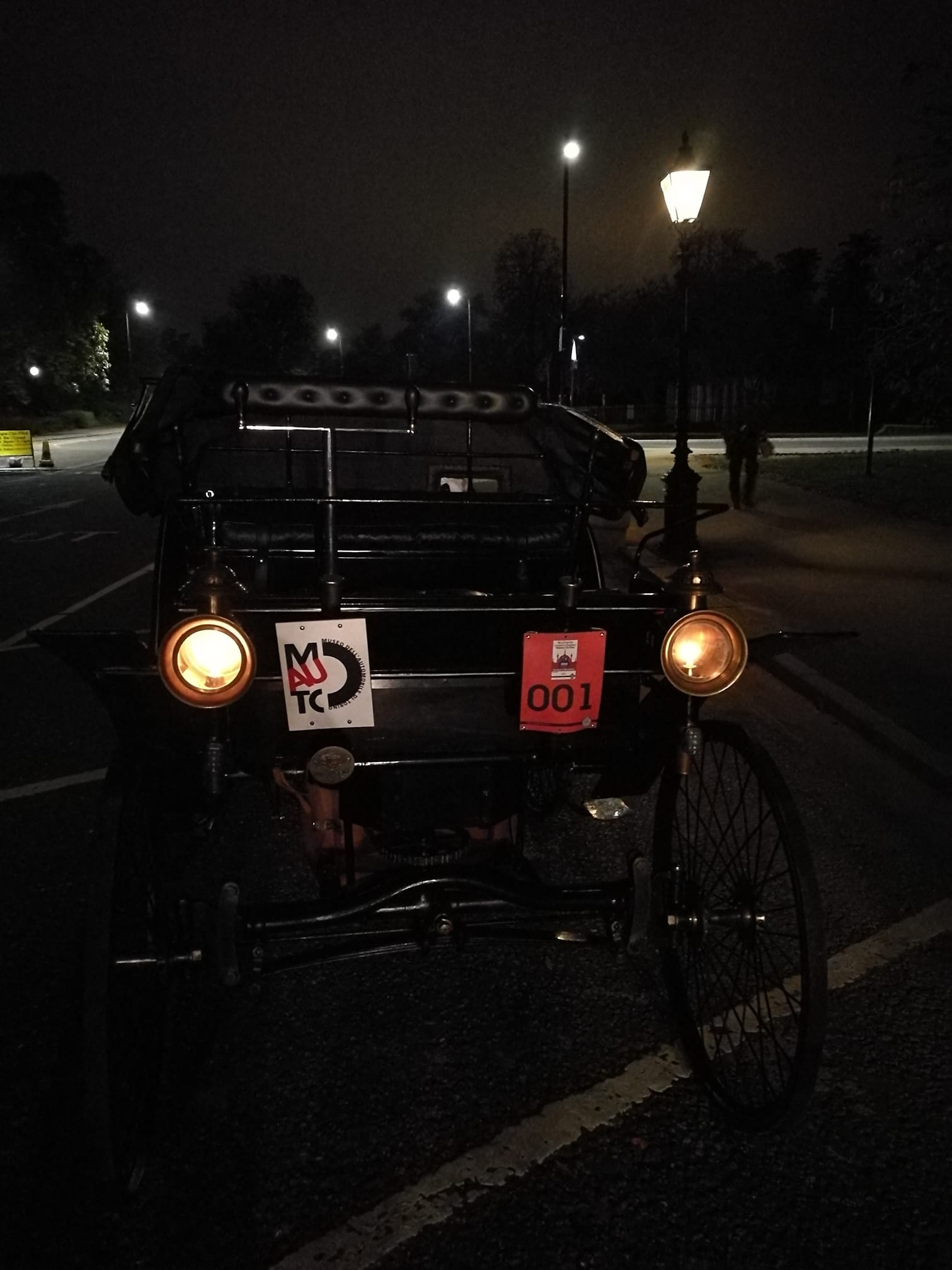 Il MAUTO e la Peugeot Tipo 3 pronti per la partenza della London to Brighton Veteran Run Car 2018