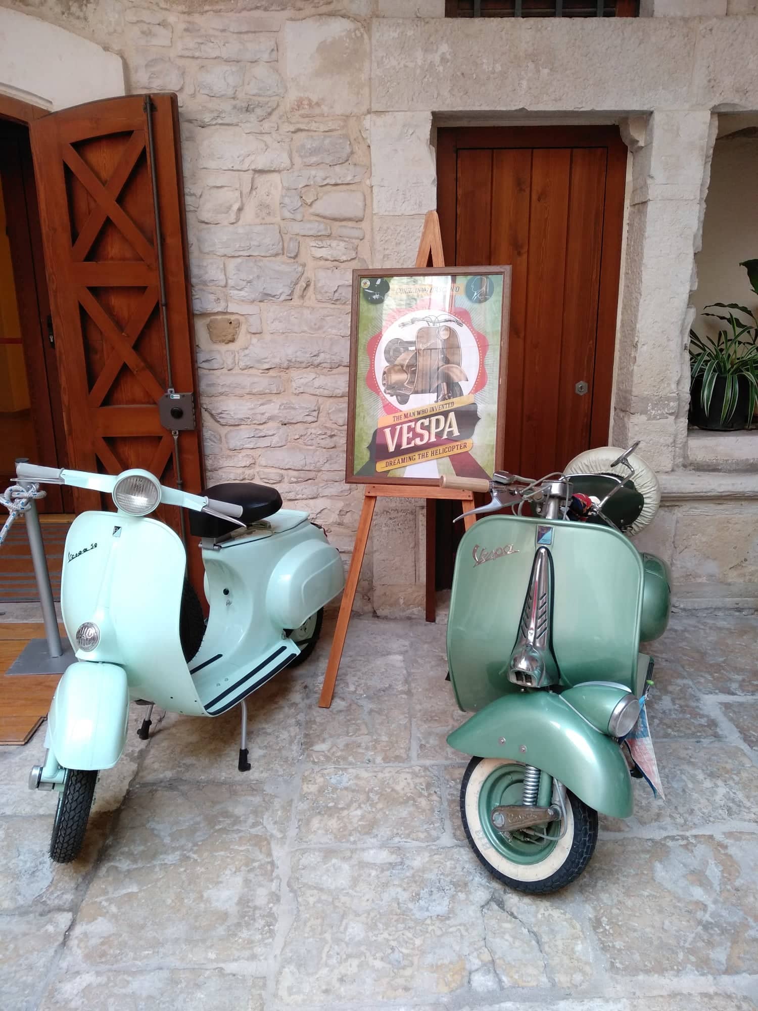 Grande successo per la mostra “Vespa …Passato, presente e futuro” organizzata dal Club ‘Aste e Bilancieri’.