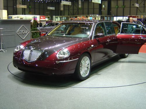 Pit Stop: Lancia Thesis Limousine, presidenziale con la mano di Stola