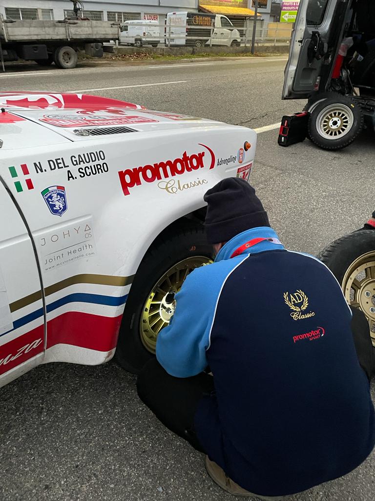 Rallye di Montecarlo Historique parte la seconda giornata di gara, interviste live e curiosità.