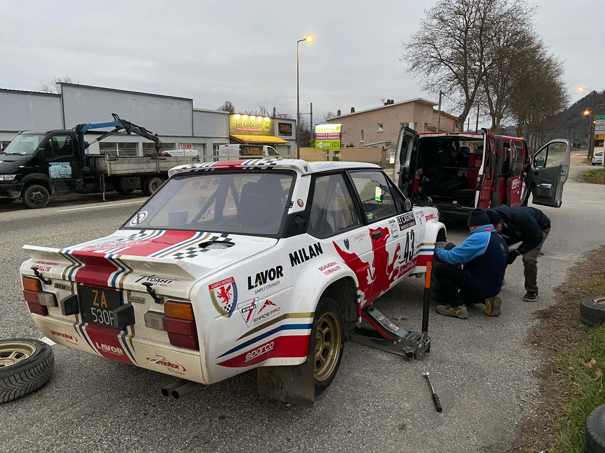 Rallye di Montecarlo Historique parte la seconda giornata di gara, interviste live e curiosità.
