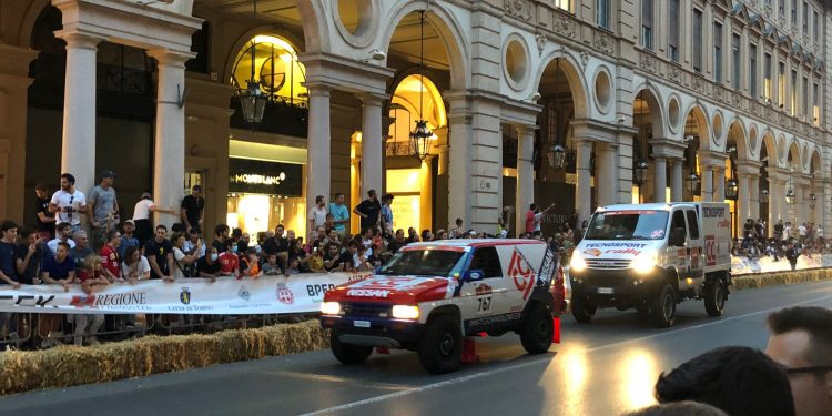 La Dakar incanta Torino coi mezzi del team DEM/Tecnosport